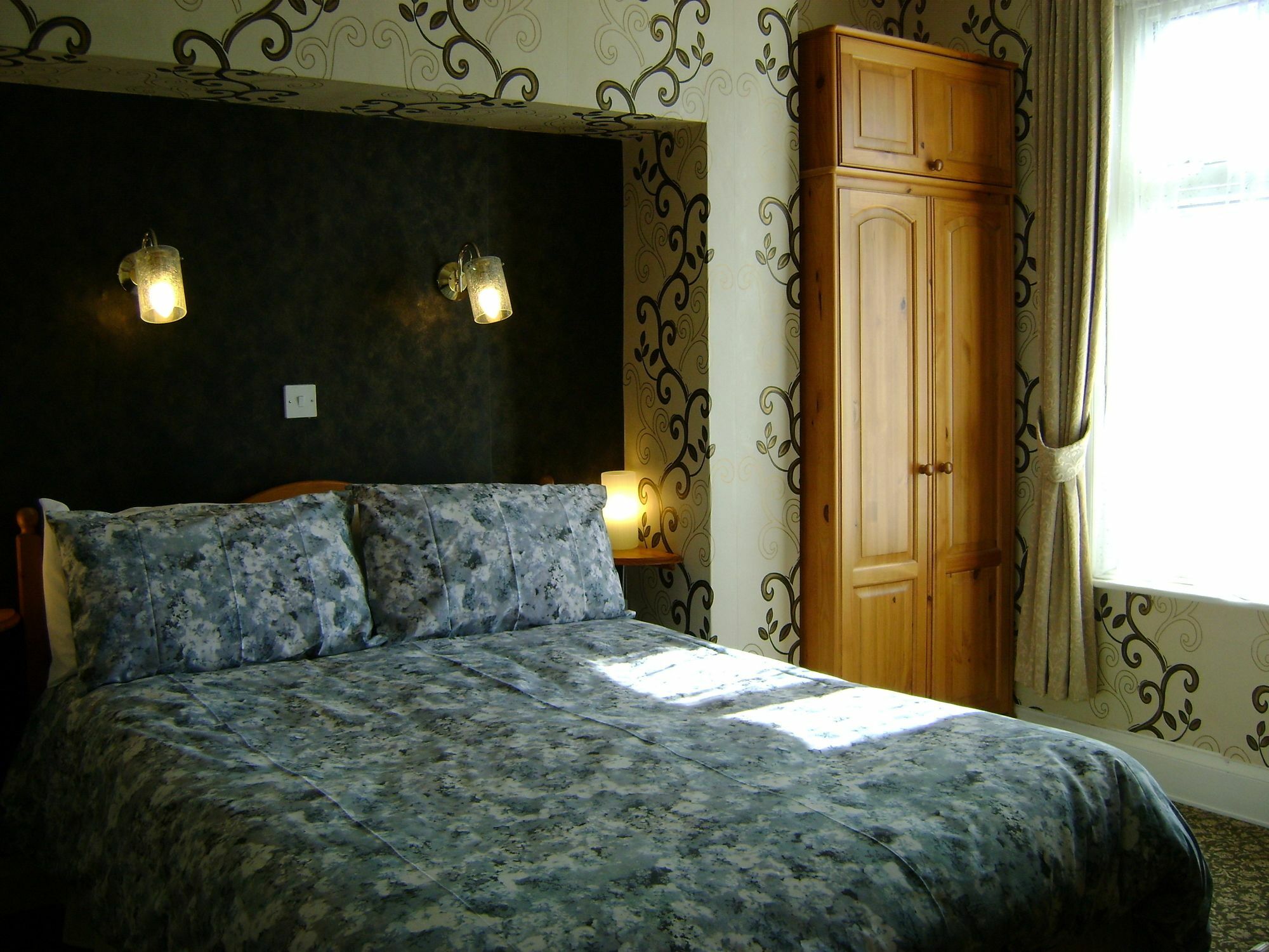 Hotel The Wharncliffe à Scarborough Extérieur photo
