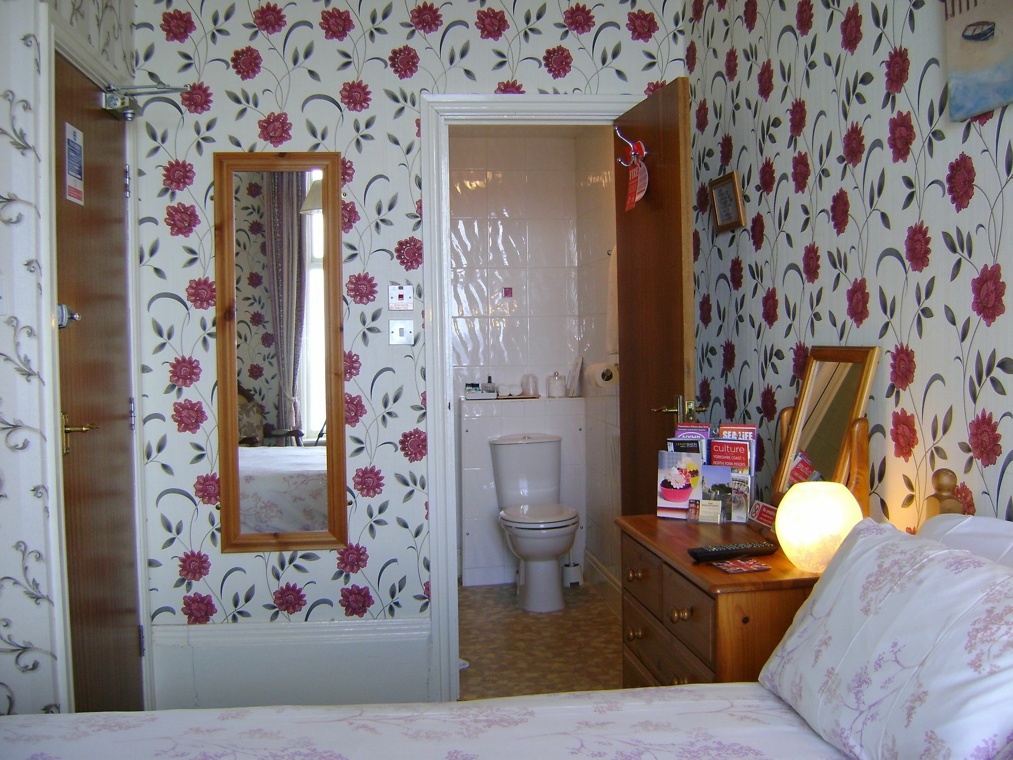 Hotel The Wharncliffe à Scarborough Extérieur photo